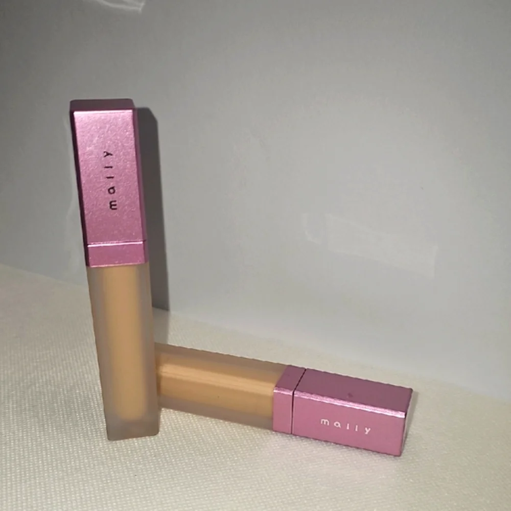 NWT Mally Beauty Instant Erase Concealer Medium Full Size 0.25oz‎ (Lot of 2)